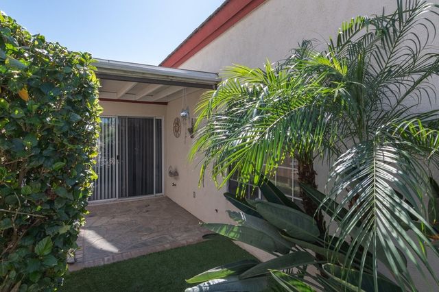 30245 White Wake, Canyon Lake, CA 92587