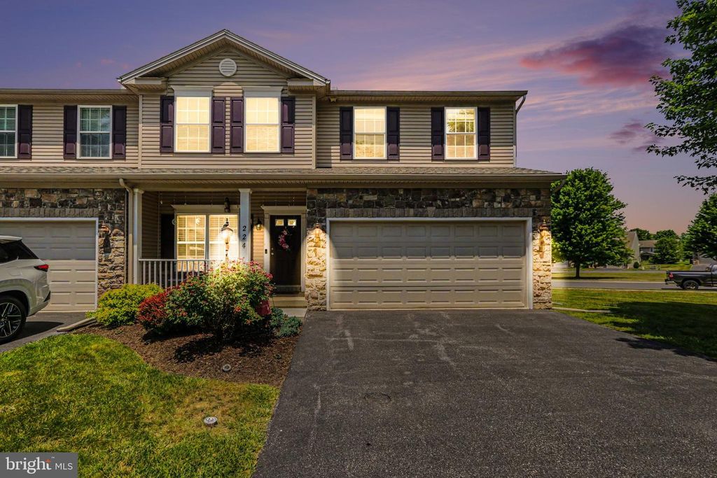 224 ALDENWOOD DR, Carlisle, PA 17015