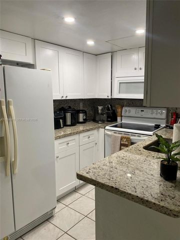 9405 W Flagler St D105, Miami, FL 33174