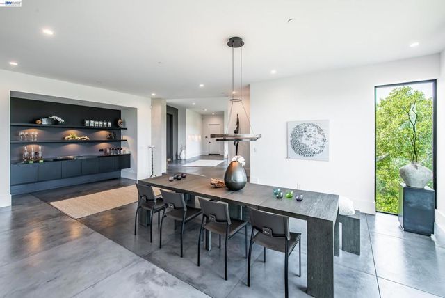 42 Charles Hill Cir, Orinda, CA 94563
