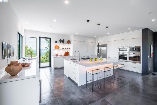 42 Charles Hill Cir, Orinda, CA 94563