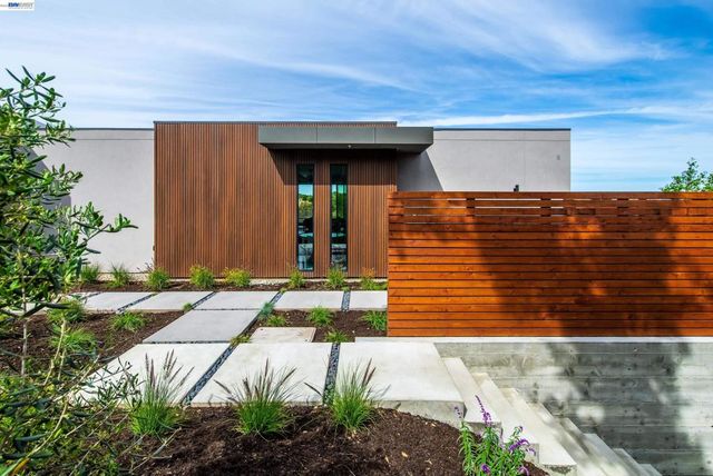 42 Charles Hill Cir, Orinda, CA 94563