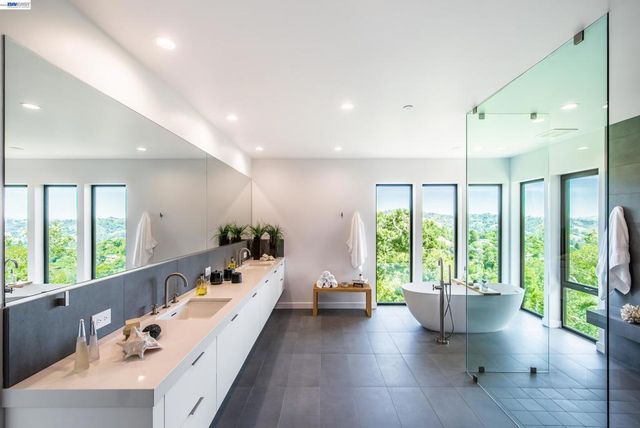 42 Charles Hill Cir, Orinda, CA 94563
