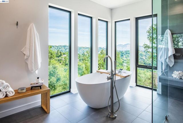 42 Charles Hill Cir, Orinda, CA 94563