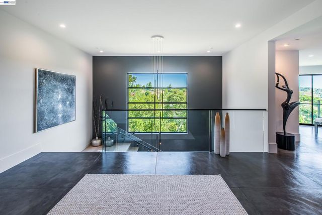 42 Charles Hill Cir, Orinda, CA 94563