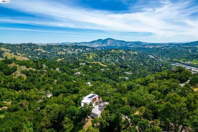 42 Charles Hill Cir, Orinda, CA 94563