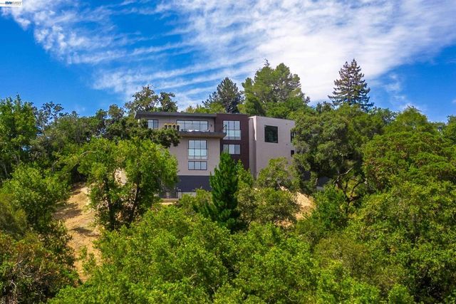 42 Charles Hill Cir, Orinda, CA 94563