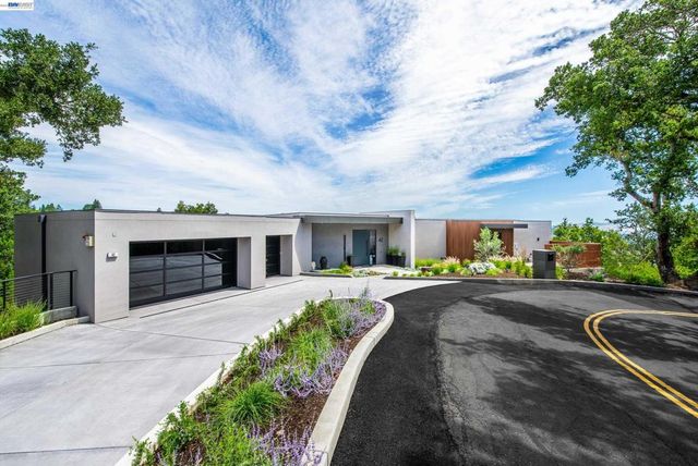 42 Charles Hill Cir, Orinda, CA 94563