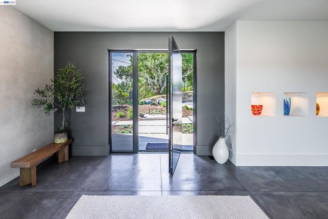 42 Charles Hill Cir, Orinda, CA 94563