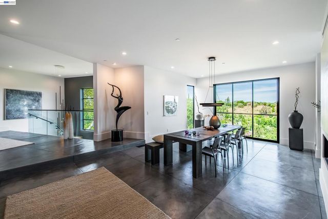 42 Charles Hill Cir, Orinda, CA 94563