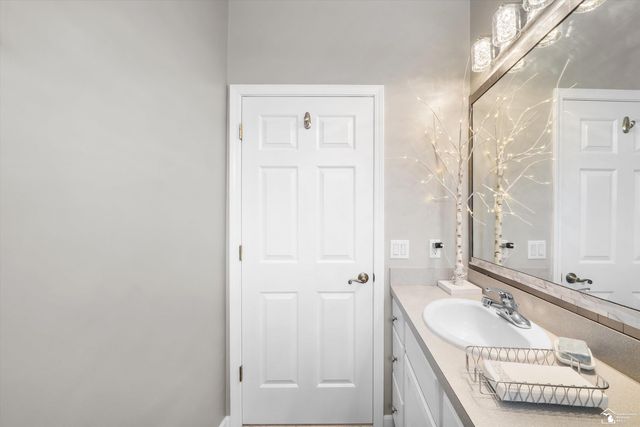8424 Eagle Pointe Drive, Newport, MI 48166