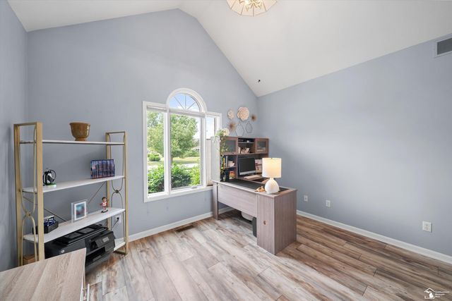 8424 Eagle Pointe Drive, Newport, MI 48166