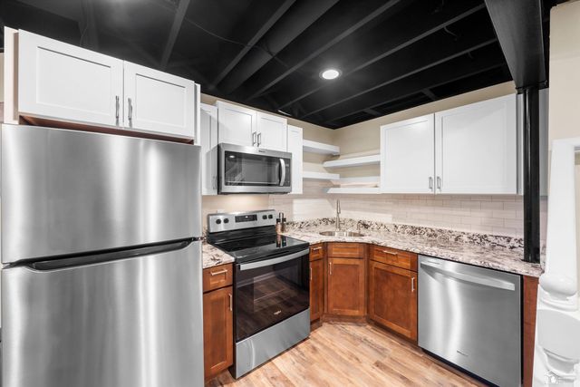 8424 Eagle Pointe Drive, Newport, MI 48166