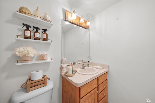 8424 Eagle Pointe Drive, Newport, MI 48166