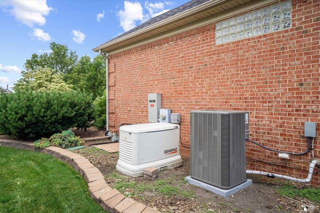 8424 Eagle Pointe Drive, Newport, MI 48166