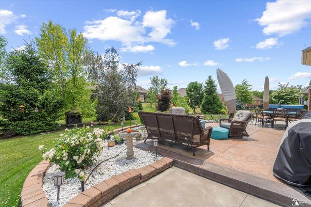 8424 Eagle Pointe Drive, Newport, MI 48166