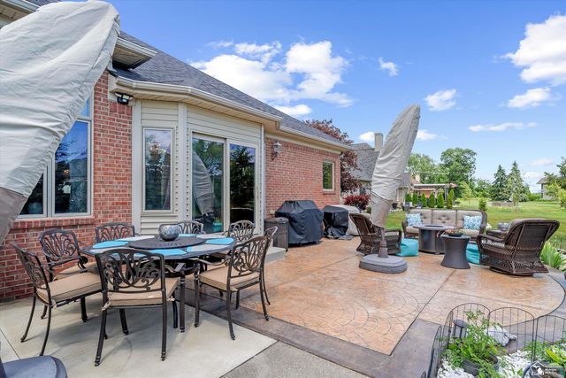 8424 Eagle Pointe Drive, Newport, MI 48166