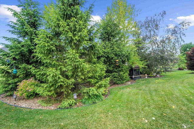8424 Eagle Pointe Drive, Newport, MI 48166