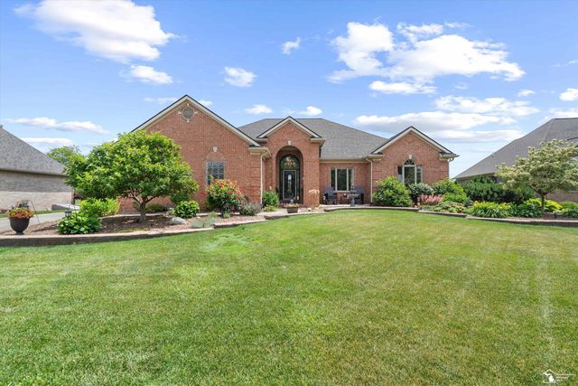8424 Eagle Pointe Drive, Newport, MI 48166
