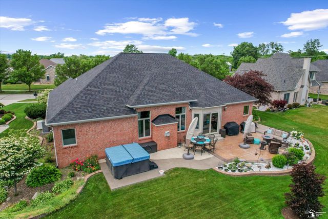 8424 Eagle Pointe Drive, Newport, MI 48166