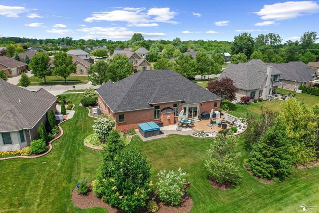 8424 Eagle Pointe Drive, Newport, MI 48166