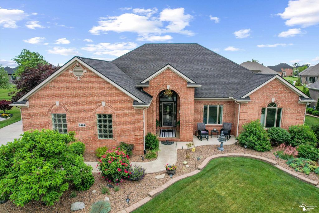 8424 Eagle Pointe Drive, Newport, MI 48166