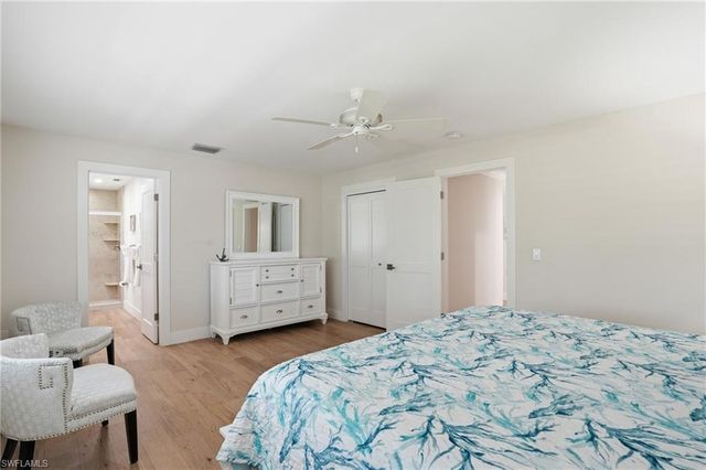 1590 Sandpiper ST, Naples, FL 34102