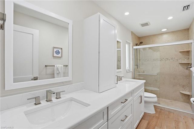 1590 Sandpiper ST, Naples, FL 34102