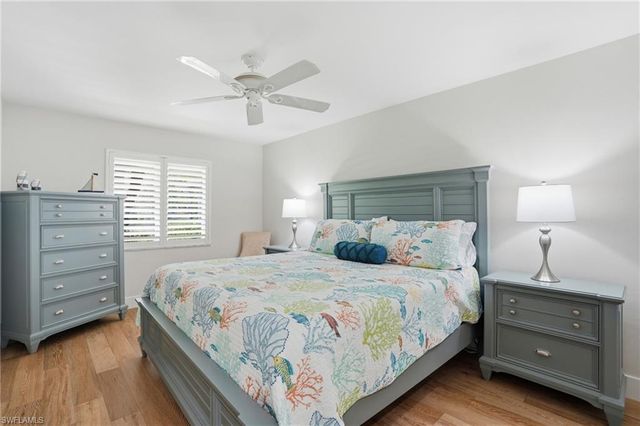 1590 Sandpiper ST, Naples, FL 34102