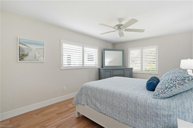 1590 Sandpiper ST, Naples, FL 34102
