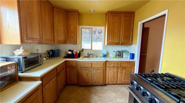 7712 Lemp, North Hollywood, CA 91605