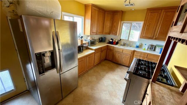 7712 Lemp, North Hollywood, CA 91605