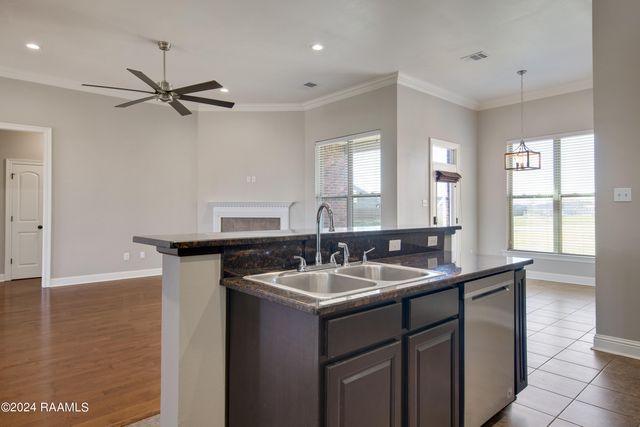 101 Green Mountain Ridge Street, Youngsville, LA 70592