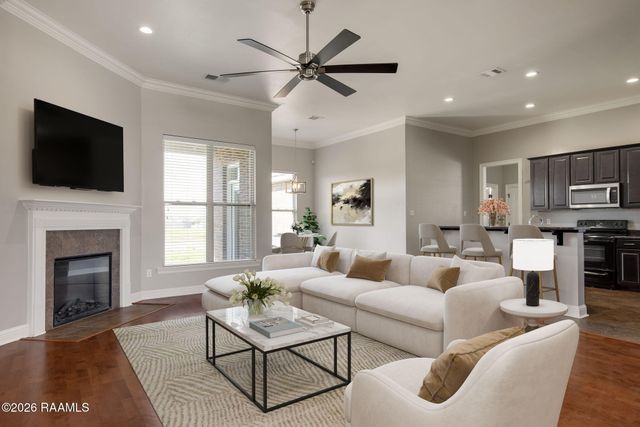 101 Green Mountain Ridge Street, Youngsville, LA 70592