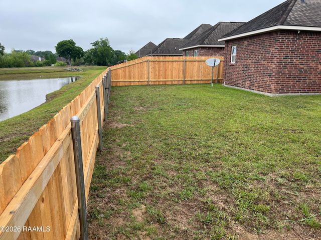 101 Green Mountain Ridge Street, Youngsville, LA 70592