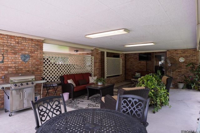 42136 Jamie Rd, Prairieville, LA 70769