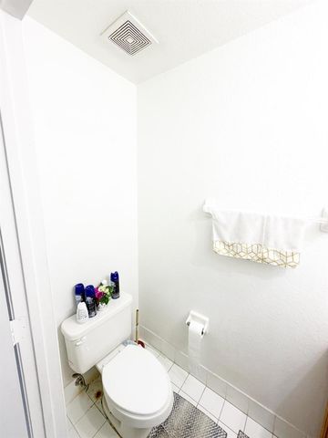 2769 NW 13th Street 6, Pompano Beach, FL 33069