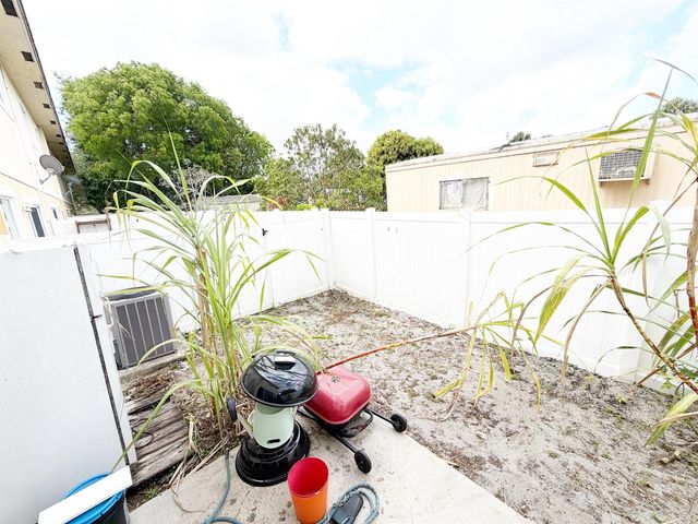 2769 NW 13th Street 6, Pompano Beach, FL 33069