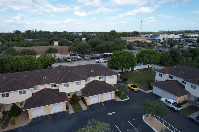 2769 NW 13th Street 6, Pompano Beach, FL 33069