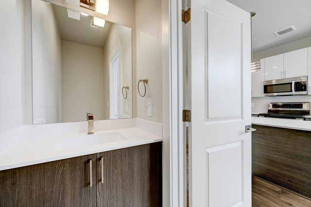 4819 Caroline Street 306, Houston, TX 77004