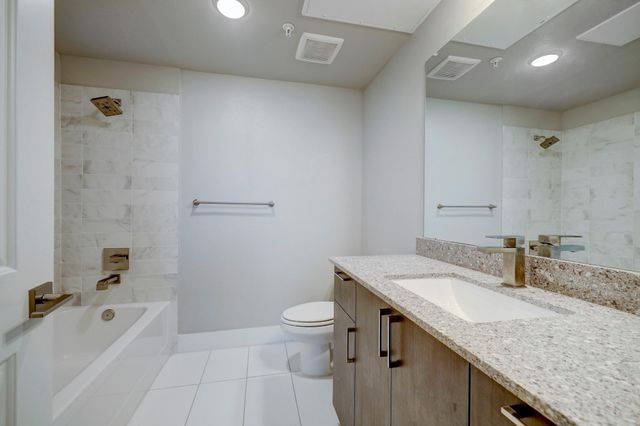 4819 Caroline Street 306, Houston, TX 77004