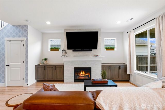 8713 N 5th Street, Ridgefield, WA 98642