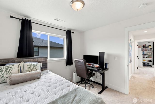 8713 N 5th Street, Ridgefield, WA 98642