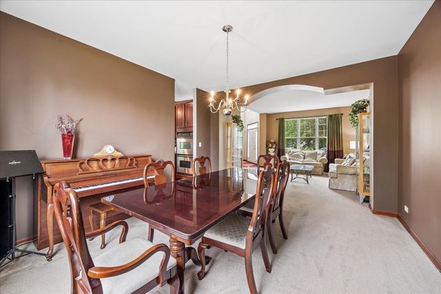 627 Mansfield Way, Oswego, IL 60543