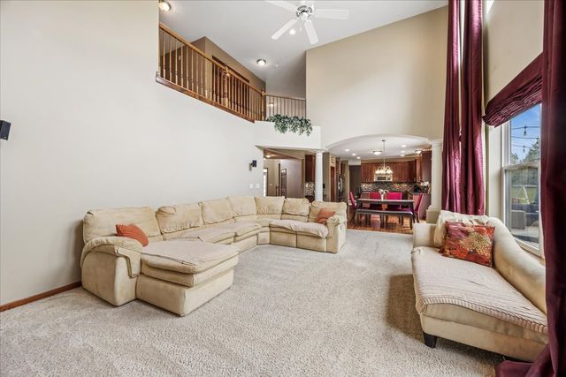 627 Mansfield Way, Oswego, IL 60543