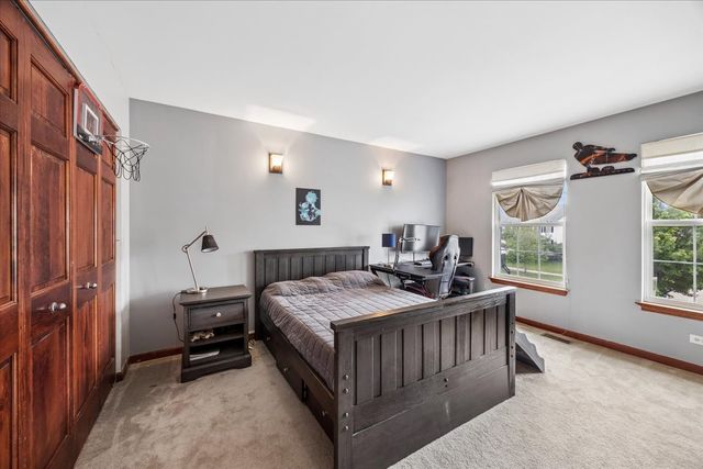 627 Mansfield Way, Oswego, IL 60543