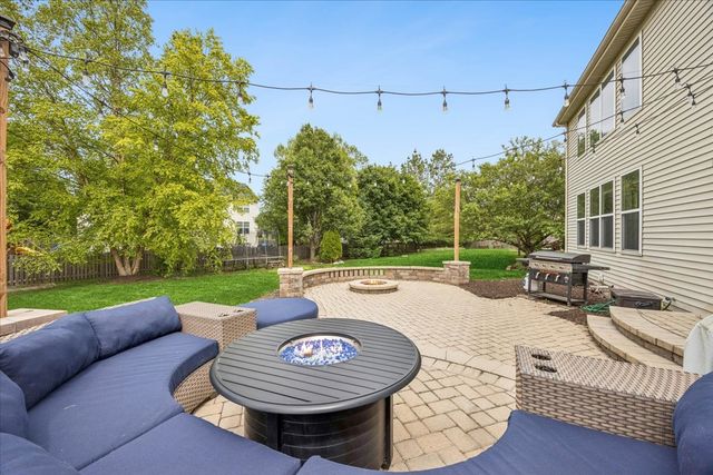 627 Mansfield Way, Oswego, IL 60543
