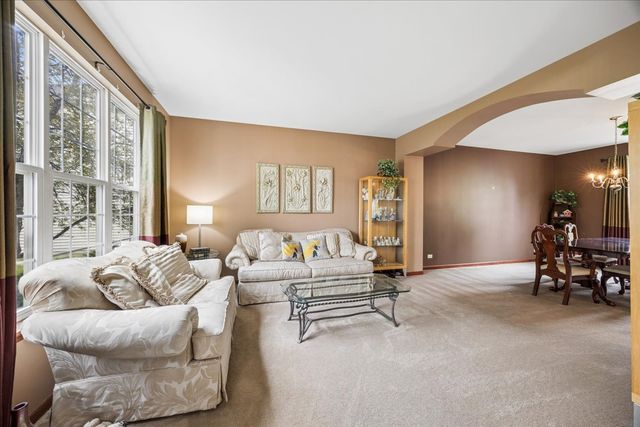 627 Mansfield Way, Oswego, IL 60543