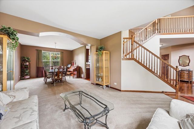 627 Mansfield Way, Oswego, IL 60543
