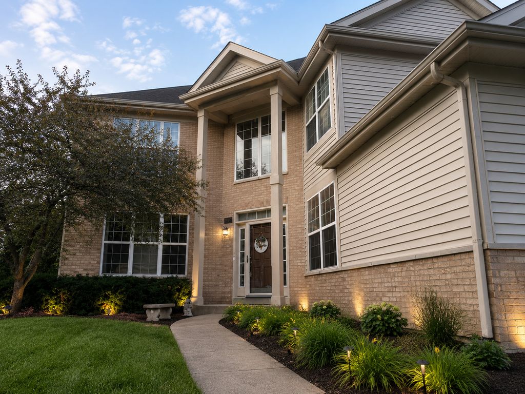627 Mansfield Way, Oswego, IL 60543
